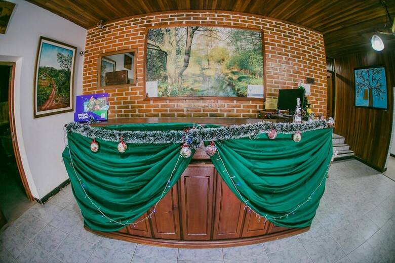 Hotel Tierra Colorada