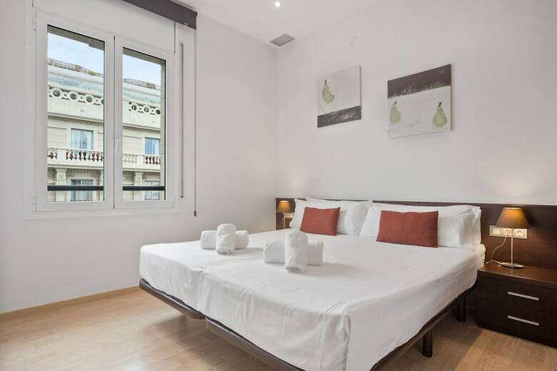 Fisa Rentals Gran Via Apartments