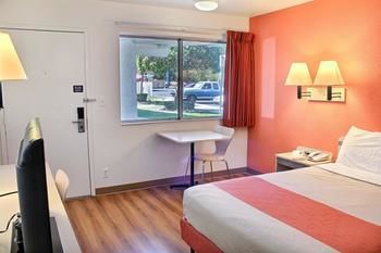 Motel 6 Atascadero