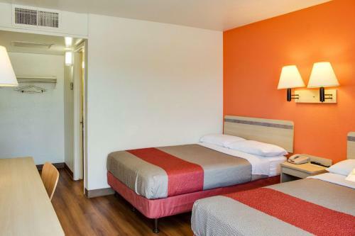 Motel 6 Bakersfield South
