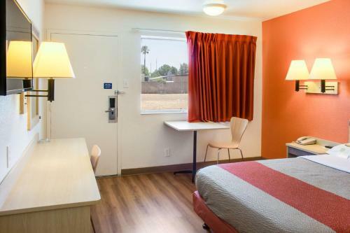 Motel 6 Bakersfield South