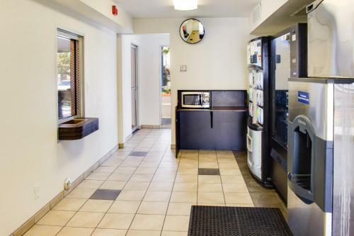 Motel 6 Bakersfield South