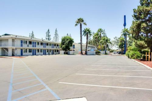 Motel 6 Bakersfield South