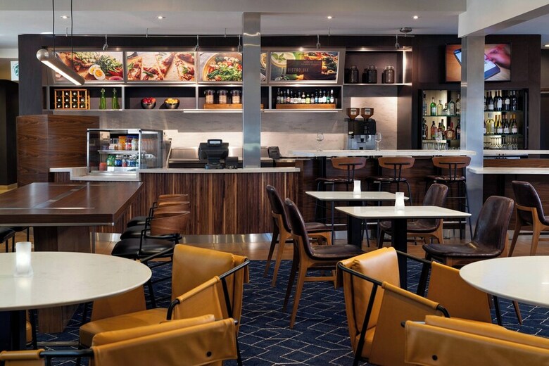 Hotel Courtyard By Marriott Bakersfield