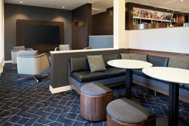 Hotel Courtyard By Marriott Bakersfield