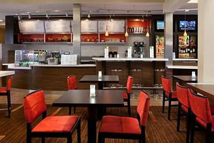 Hotel Courtyard By Marriott Bakersfield