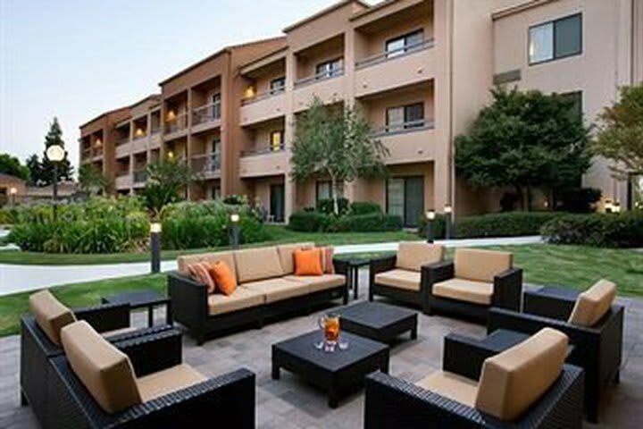 Hotel Courtyard By Marriott Bakersfield