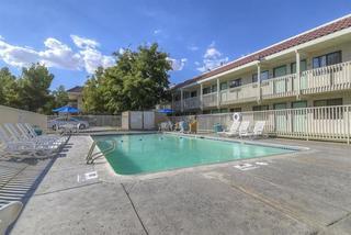 Motel 6 Barstow
