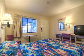 Motel 6 Barstow