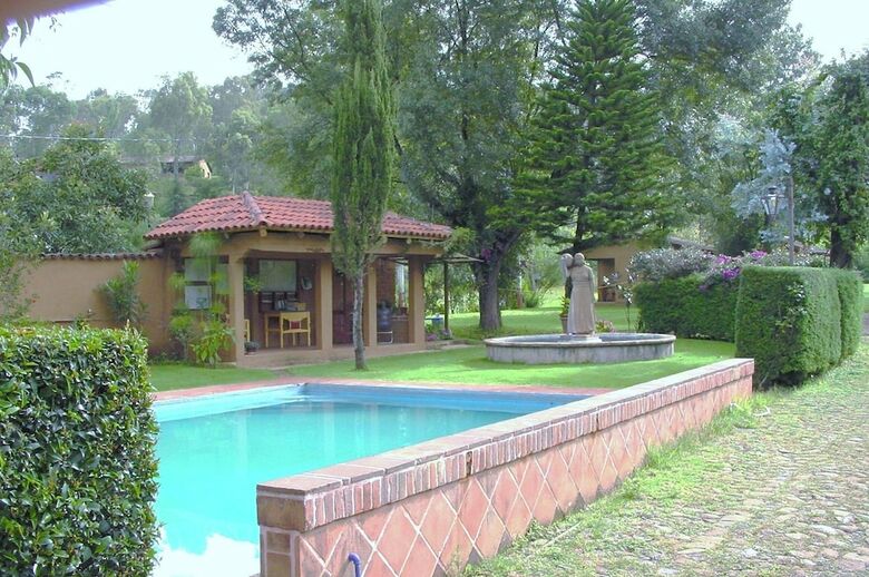 Villa Patzcuaro Garden Hotel & Rv Park