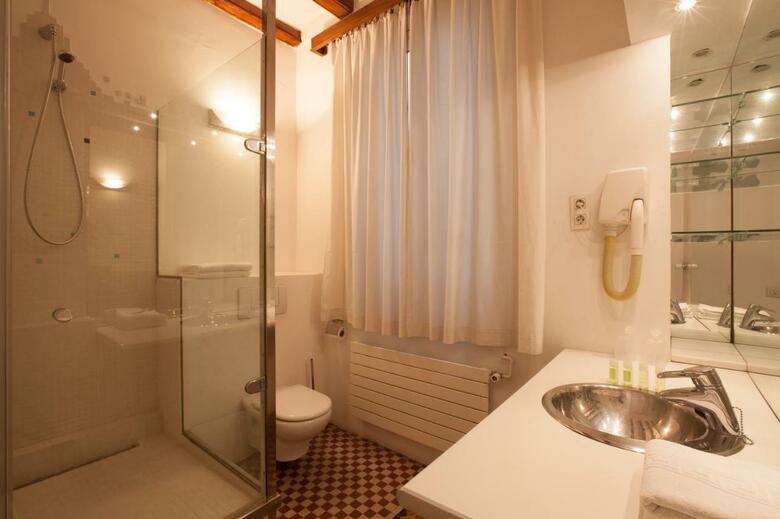 Alba Hotel