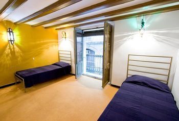 Serenity Gotic Hostel