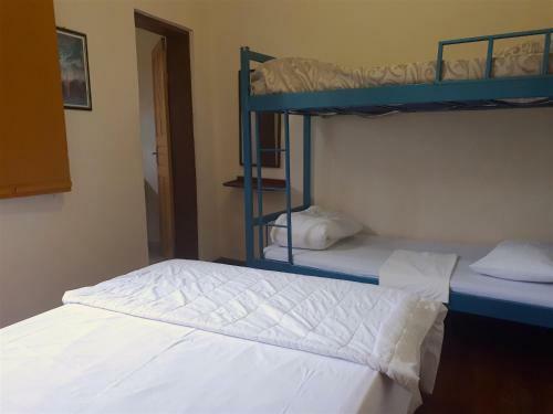 Brumas Hostel