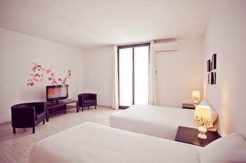 Ramblas Apartments