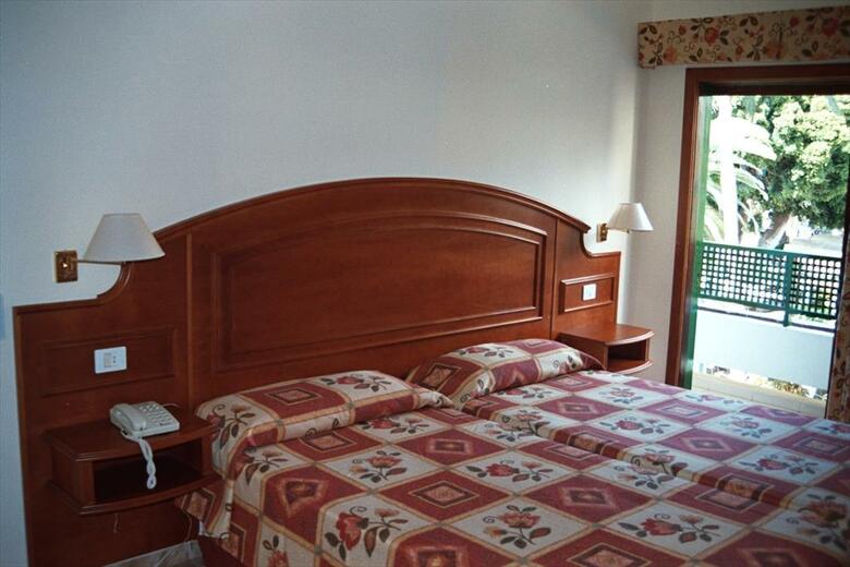 Apartamentos Tropical