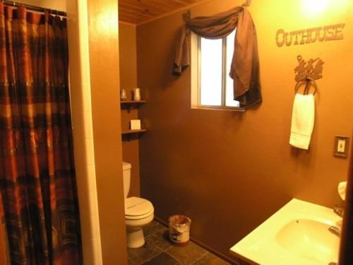 Goldmine Lodge & Black Bear Cottages