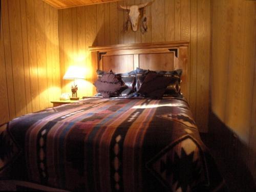 Goldmine Lodge & Black Bear Cottages
