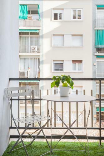 Bcn Whynot Fira Apartments
