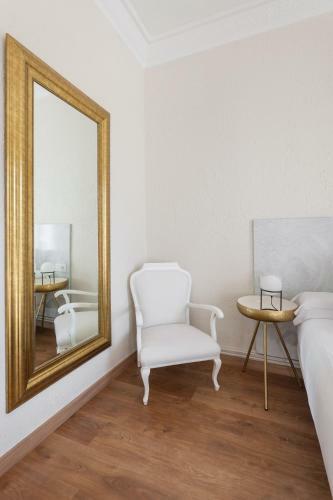 Bcn Whynot Fira Apartments