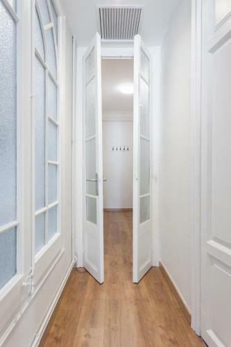 Bcn Whynot Fira Apartments