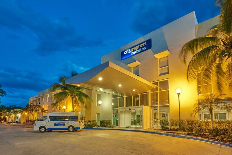 Hotel City Express Playa Del Carmen