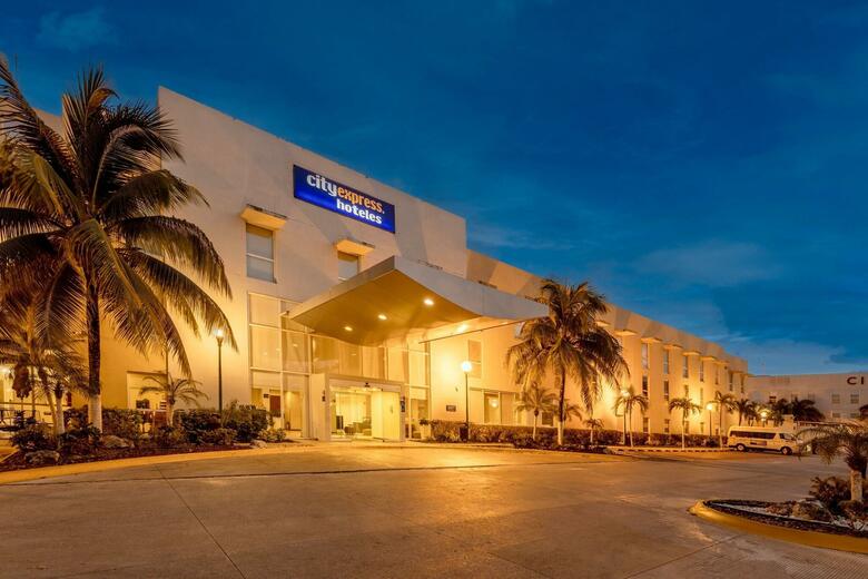 Hotel City Express Playa Del Carmen