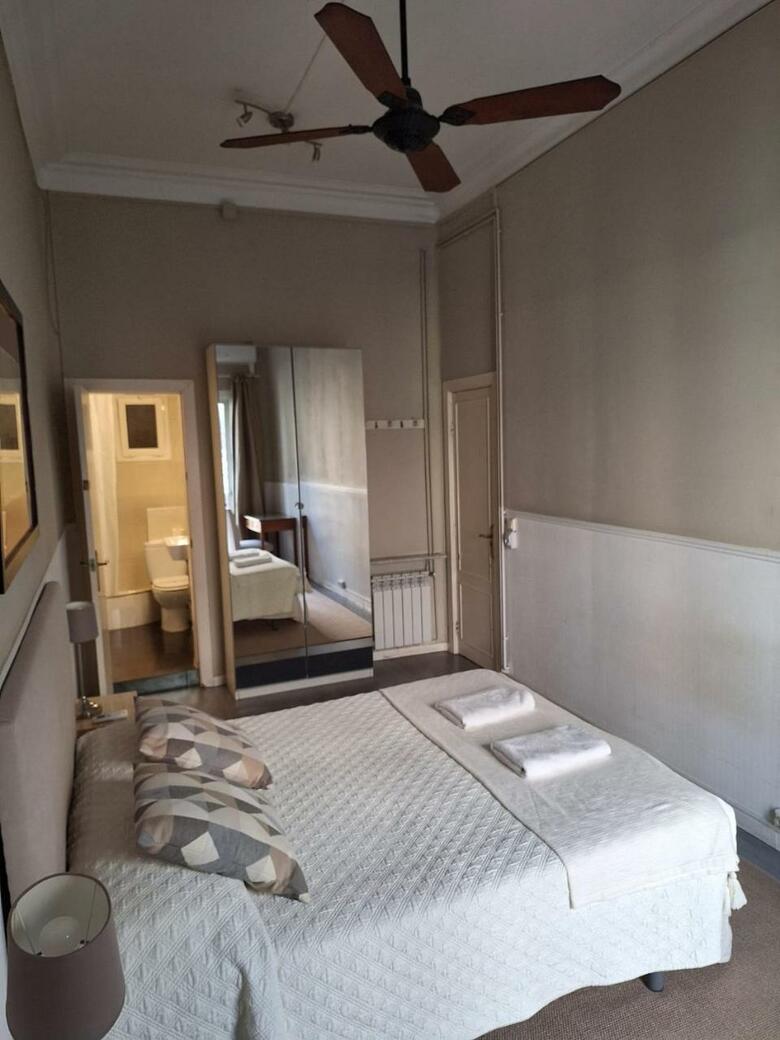 Hostal Casa Consell Guest House