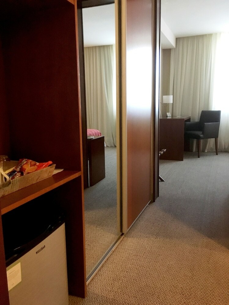 Howard Johnson Hotel Yerba Buena