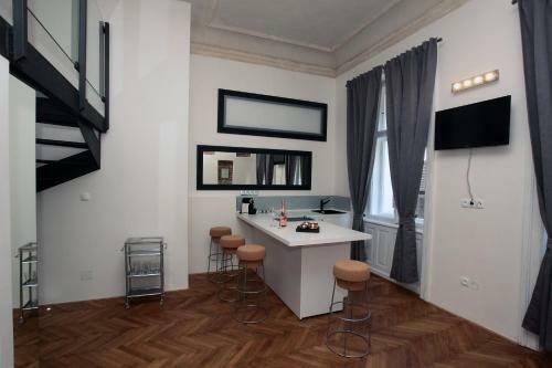 Apartment House - The Modern Flat