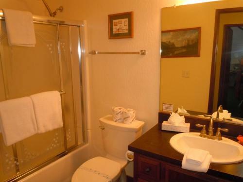 Two-bedroom Premier Unit #112 By Escape For All Seasons