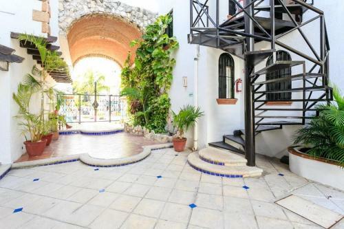 Hacienda San Jose Apartments