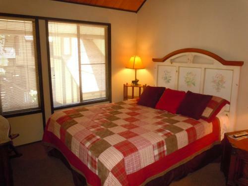 Two-bedroom Deluxe Unit #52 By Escape For All Seasons