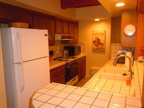 Two-bedroom Standard Unit #104 By Escape For All Seasons