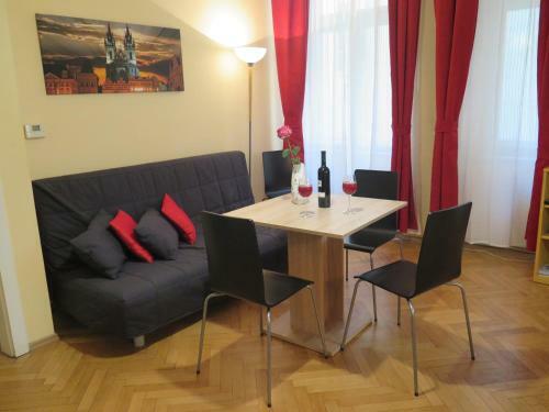 Astronomical Clock Apartment