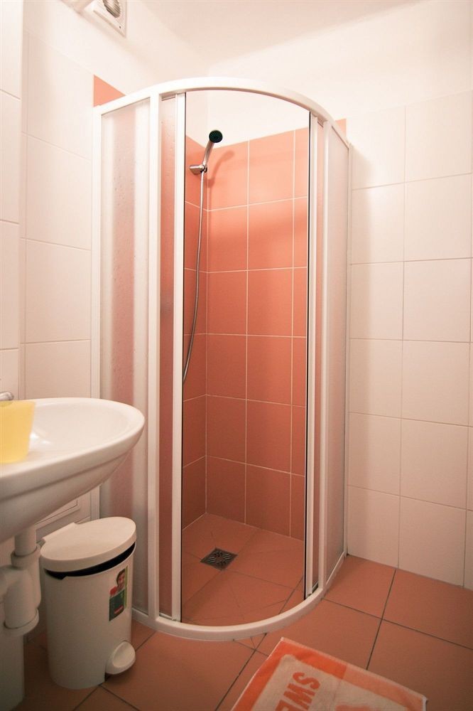 Hostal Pension Nika