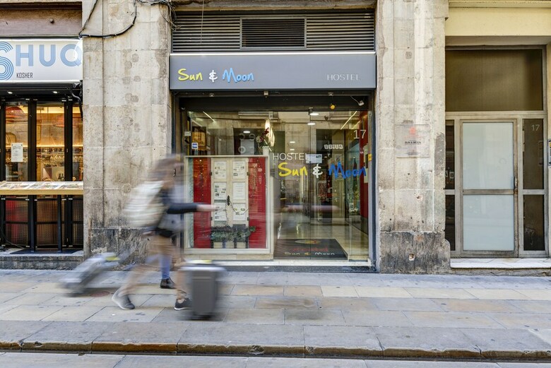 Hotel Sun & Moon Hostel