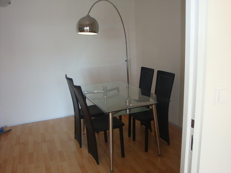 Modern Sunny Apartment