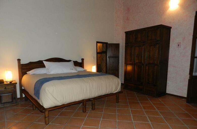 Al Otro Lado Del Rio Hotel