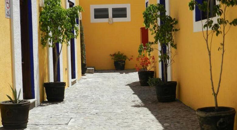 Al Otro Lado Del Rio Hotel