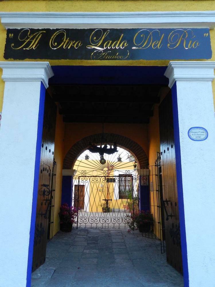 Al Otro Lado Del Rio Hotel