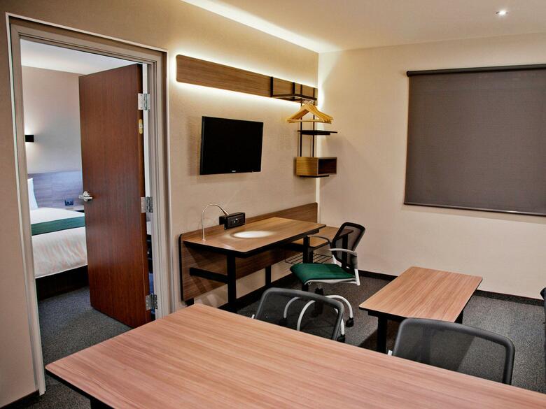 Hotel City Express Suites Puebla Finsa