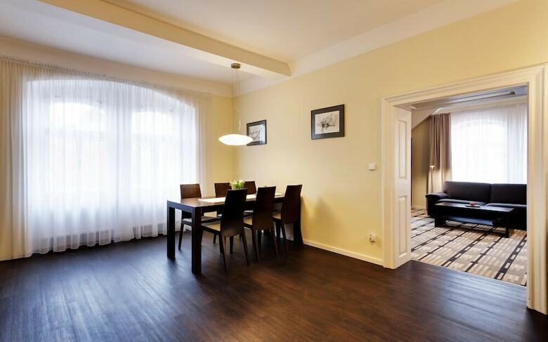 Karlova 25 Apartments