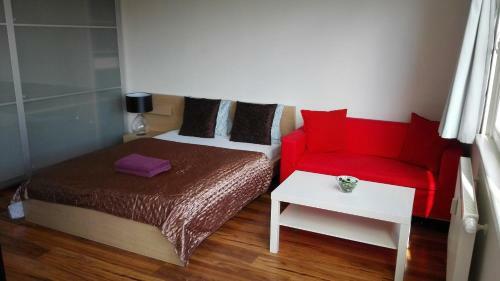 Golden Family Apartments