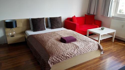 Golden Family Apartments