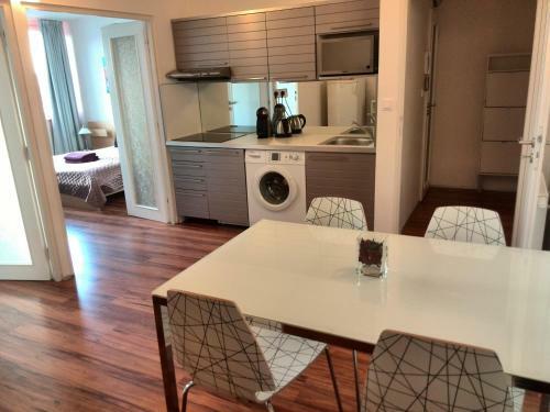 Golden Family Apartments