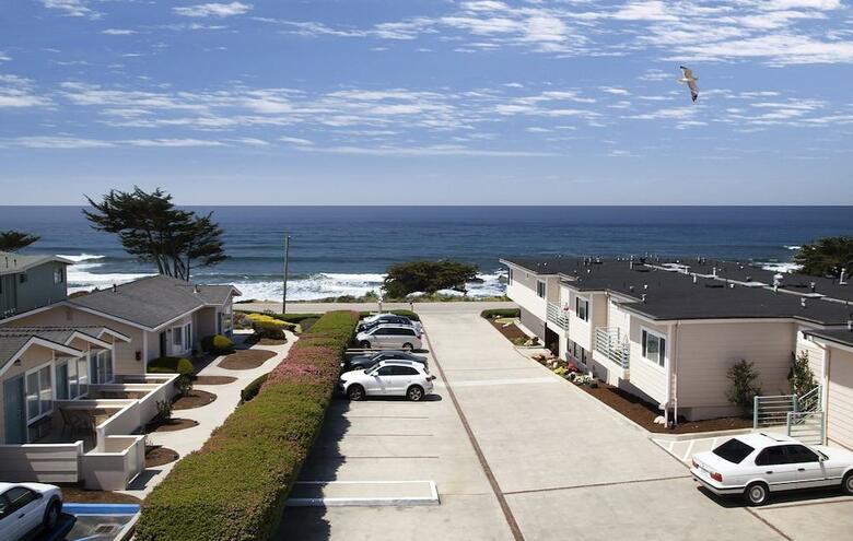 Hotel Cambria Landing Inn And Suites