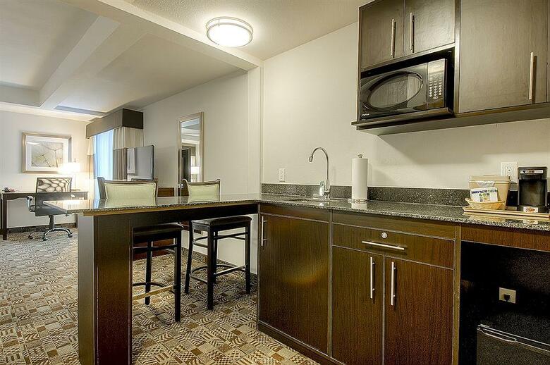 Holiday Inn Express Hotel & Suites Carlsbad Beach