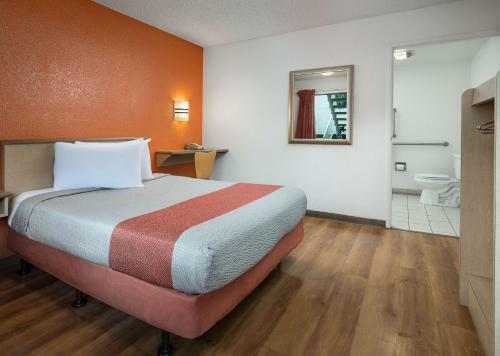 Motel 6 Carlsbad East