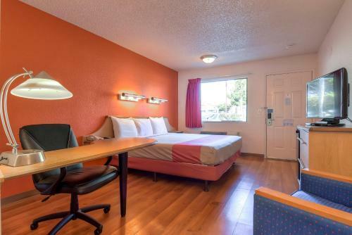 Motel 6 Carlsbad East