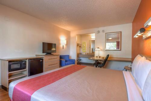 Motel 6 Carlsbad East
